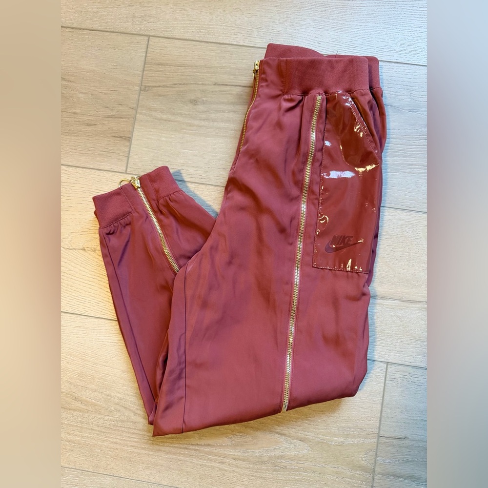 🌶️ Nike SPORTSWEAR ICON CLASH WOVEN PANTS. Size Medium